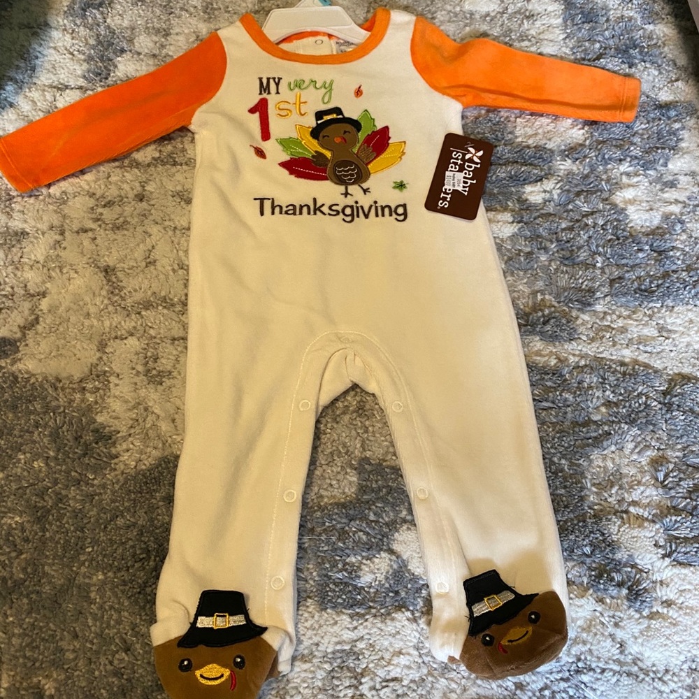 My very 1st Thanksgiving fleece feeties - 6 mo